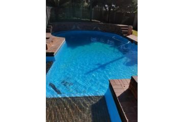 Adorable Garden Cottage with pool and braai Apartment, Sandton - 2