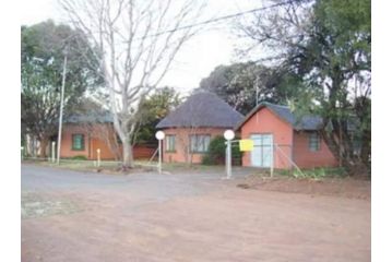 Africa Unplugged Guest Lodge Guest house, Zeerust - 2