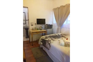 African Elephant's Den Guest house, Klerksdorp - 3