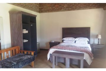 African Flair Country Lodge Bed and breakfast, Piet Retief - 4