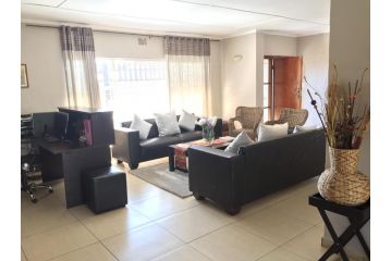 African Kingdom Guest house, Boksburg - 1