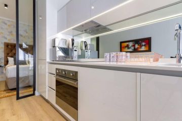 Alimama Spaces: The Manson Newton Villa Ellipse Apartment, Midrand - 1