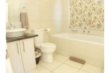 Point Village Accommodation - Alista Apartment, Mossel Bay - 4