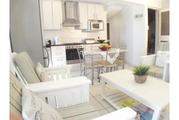 Point Village Accommodation - Alista Apartment, Mossel Bay - 5