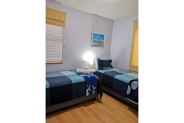 Point Village Accommodation - Annie-Ben 2 Apartment, Mossel Bay - 4