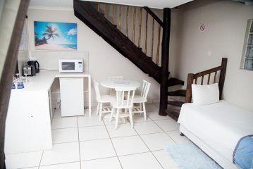 Ansteys Beach Self Catering Apartments Apartment, Durban - 4