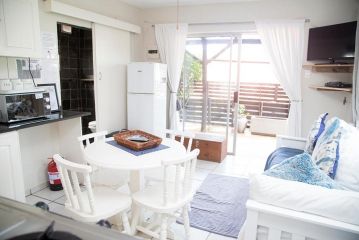 Ansteys Beach Self Catering Apartments Apartment, Durban - 3