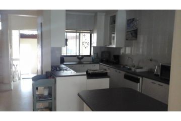 Shalom beach house Guest house, Bloubergstrand - 5