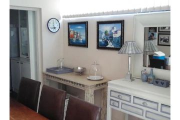 Shalom beach house Guest house, Bloubergstrand - 3