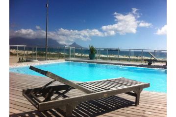 Apartment Beachfront Beauty at Seaspray in Blouberg Apartment, Bloubergstrand - 4