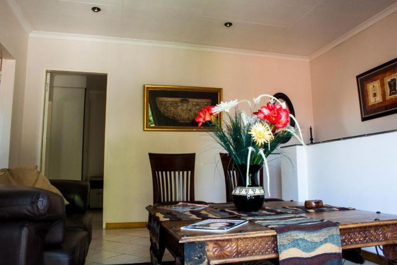 Apartment at 34 Columbine Avenue Apartment, Johannesburg - imaginea 11
