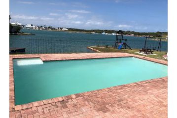 The Ark Guesthouse at Marina Martinique Apartment, Jeffreys Bay - 5
