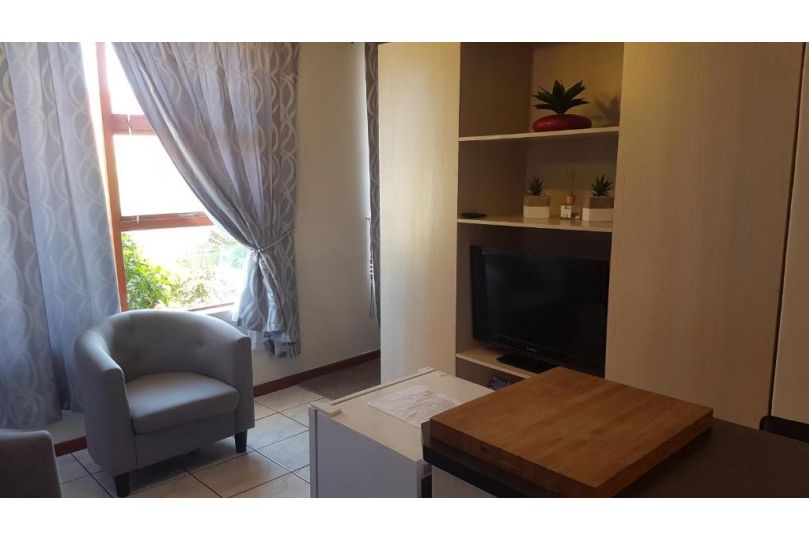 Apollo Self Catering Apartment, Vredenburg - imaginea 5