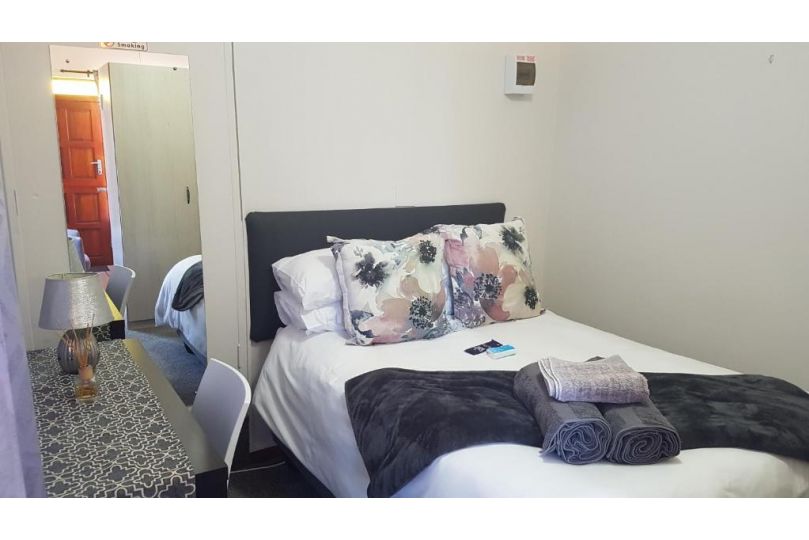 Apollo Self Catering Apartment, Vredenburg - imaginea 13