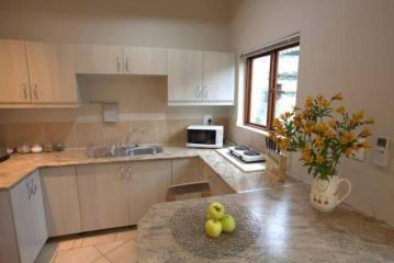 Apple Cottages Apartment, George - 5