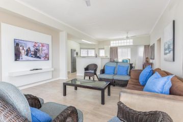 Aruba 30 - FAMILY ONLY Apartment, Ballito - 4