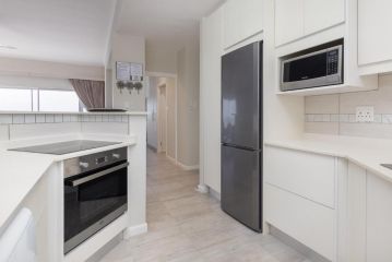 Aruba 30 - FAMILY ONLY Apartment, Ballito - 2