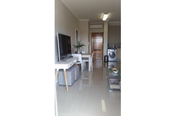 Ashton Apartments Central Park Apartment, Durban - 3