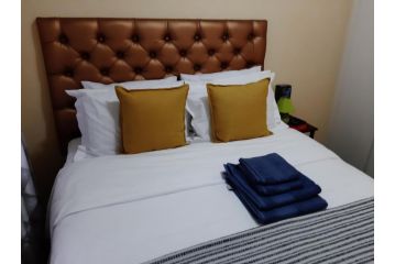 AT SELF CATERING LUXURY ACCOMMODATION Apartment, Midrand - 1