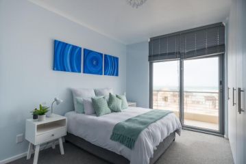At the Beach - Muizenberg Apartment, Cape Town - 3