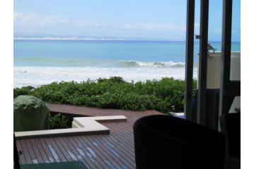 At the Beach Apartment, Jeffreys Bay - 2