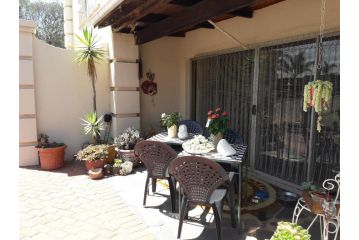At The View B&B Bed and breakfast, Roodepoort - 2