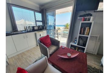Atlantic Studio - Compact unit with Sea Views Apartment, Cape Town - 2