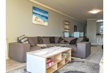 Seaside 3 bed unit with views Apartment, Bloubergstrand - 4