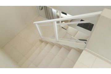 Azriel 4 Apartment, Margate - 3