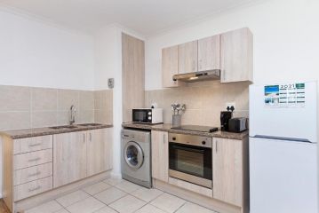 Azure 11 by HostAgents Apartment, Bloubergstrand - 3