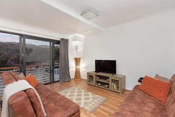 Azure 11 by HostAgents Apartment, Bloubergstrand - 1