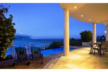 Azure View Luxury Apartment, Simonʼs Town - 1