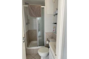 B1001 Ocean View Apartment, Bloubergstrand - 4