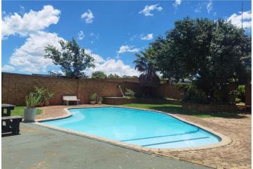 Backpackers Connection @ JNB Airport Hostel, Benoni - 3