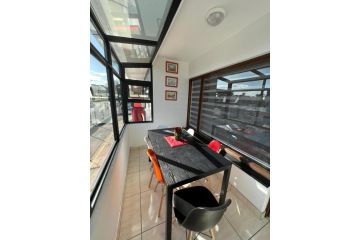 Safi Self-Catering Suites - Apartment 8 Apartment, East London - 5