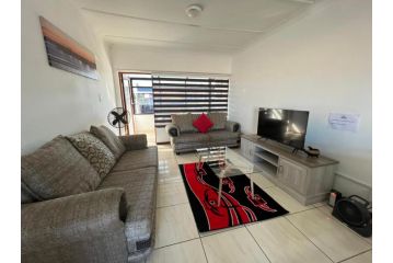 Safi Self-Catering Suites - Apartment 8 Apartment, East London - 1