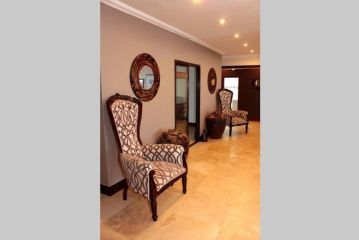 4 Bedroom Luxury Home with View of the Ocean and Table Mountain Guest house, Cape Town - 4