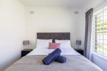 Beach Villa with pool - Short Walk To The Beach Guest house, Ballito - 5