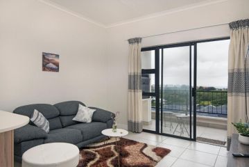 Ballito Hills Palm Tree Unit by HostAgents Apartment, Ballito - 2