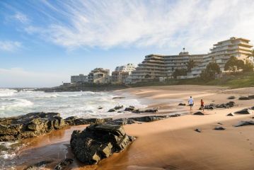 Sands Beach Breaks Luxury Beach Front Ballito Apartment, Ballito - 4