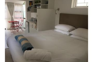 Balmain Apartment, Cape Town - 3