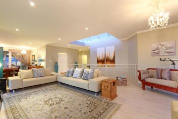 Bayview 30 by HostAgents Villa, Bloubergstrand - 1