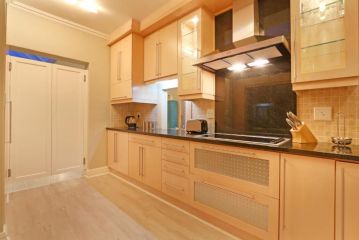 Bayview 30 by HostAgents Villa, Bloubergstrand - 3