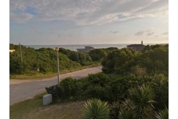 B-Merrie Guest house, Jeffreys Bay - 4