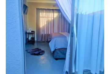 Be Our Guest Near OR TAMBO International Airport Apartment, Boksburg - 2