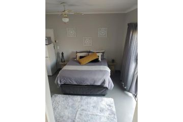 Be Our Guest Near OR TAMBO International Airport Apartment, Boksburg - 3