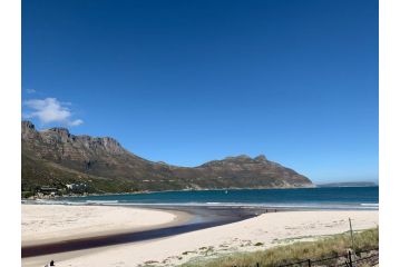 Beach Club 8 Apartment, Hout Bay - 1