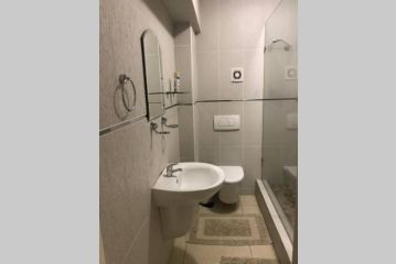Beach Front Holiday Apartment - 2 Bedroom Apartment, Durban - 3