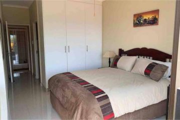 Beach Getaway Apartment, Kingsburgh - 4